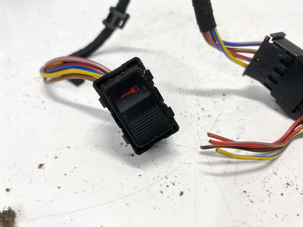 8L0962107A Audi A4 2000 Door central locking lock switch control (DOOR LOCK SWITCH) - Thumbnail 2