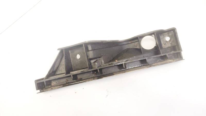 1T0807890A Volkswagen Touran 2004 Puskurin kiinnike - EDESSÄ