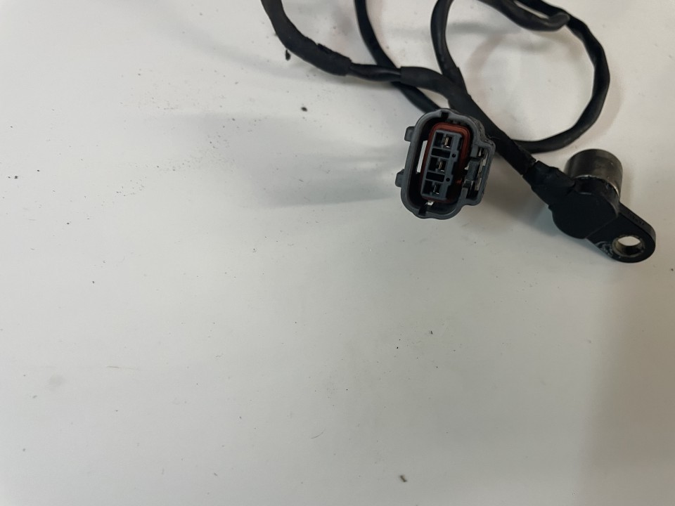 used used Crankshaft Position Sensor Mazda 6 2003 2.0L 18EUR