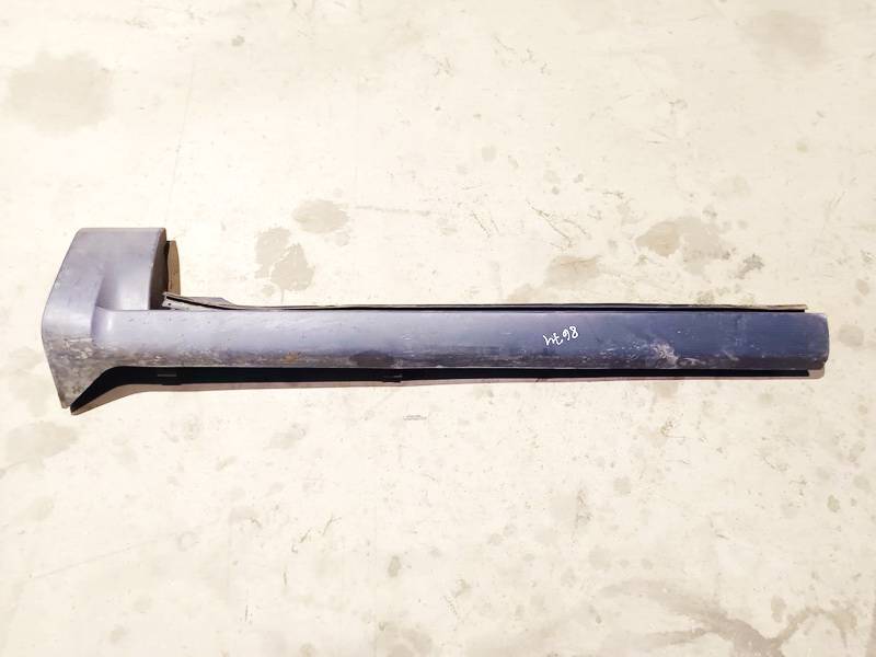 Chrysler Pacifica 2004 Plastikowy prawy próg