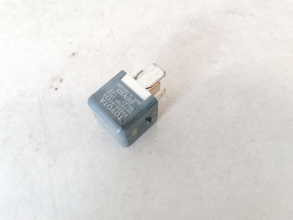 9008087030 Toyota Avensis 2005 Relay module