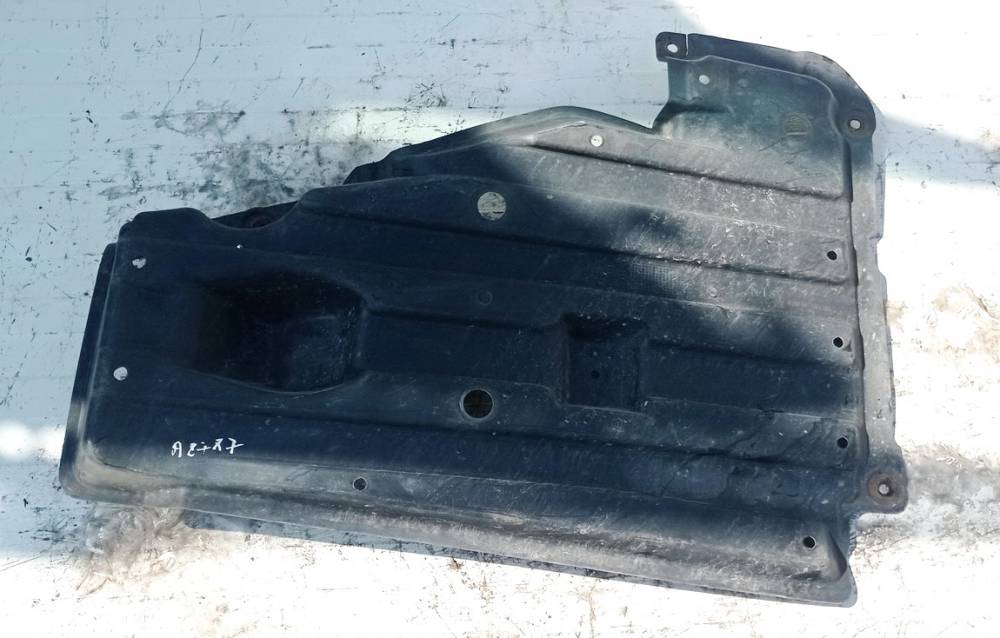 583980F010 Toyota Corolla Verso 2006 Bottom protection