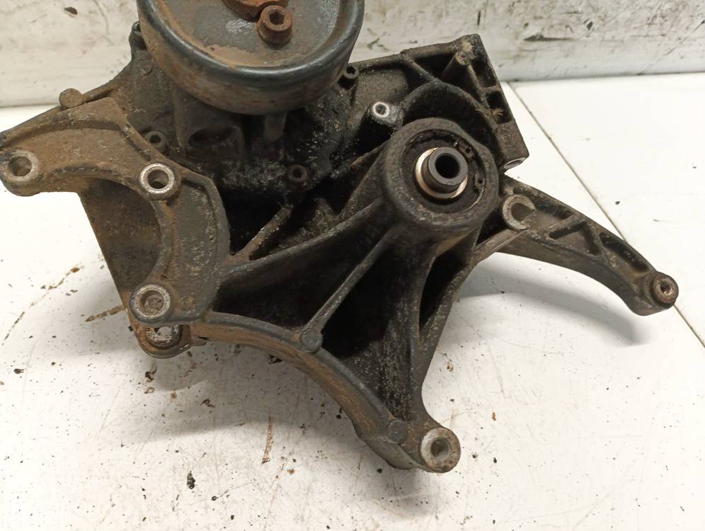 028903143AF Volkswagen Passat 1997 Engine Mount Bracket and Gearbox Mount Bracket - Thumbnail 4