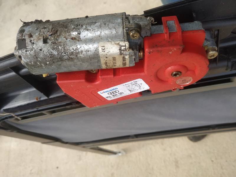 8D9959591 Audi A3 1997 Liuko varikliukas