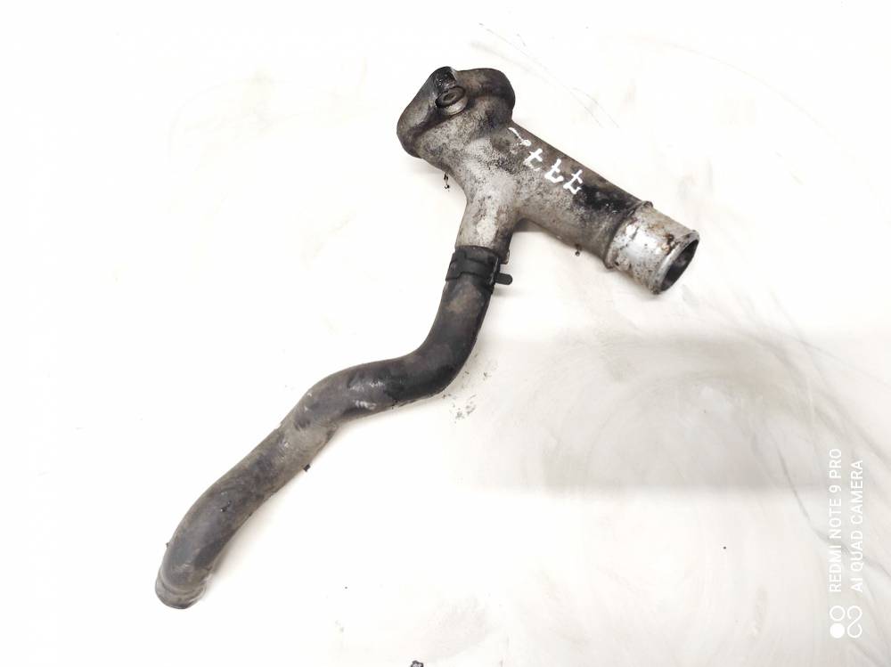 Toyota Avensis Verso 2002 Tuyau de liquide de refroidissement solide