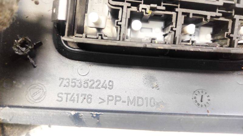 735352249 Fiat Punto 2007 Interior trim - Thumbnail 3