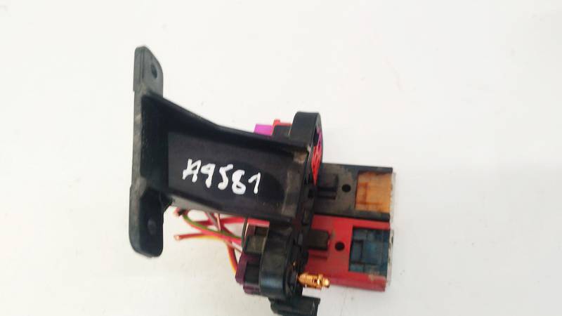 8A0937530 Audi A6 2001 Skrzynka bezpieczników