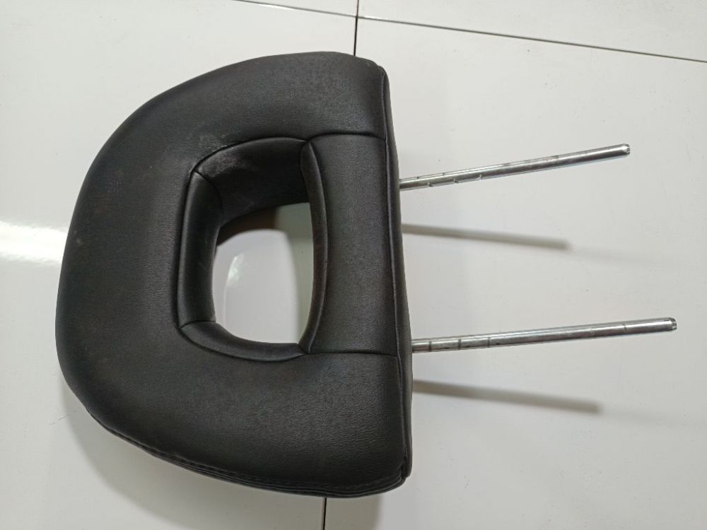 Mitsubishi Pajero 2002 Zagłówek fotela