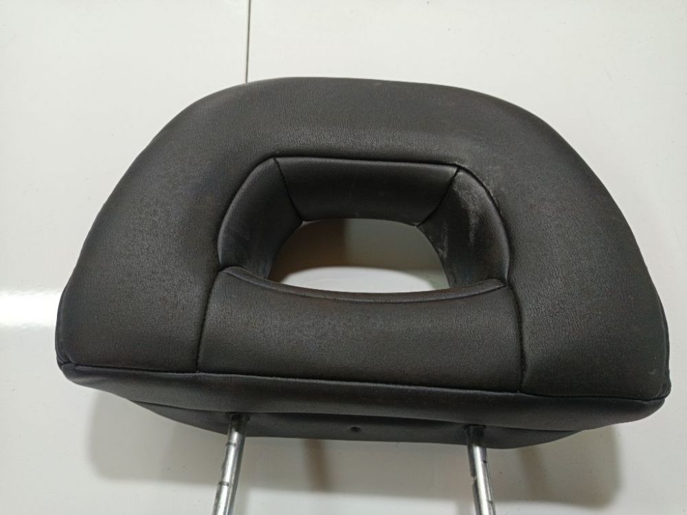 Mitsubishi Pajero 2002 Seat headrest - Thumbnail 4