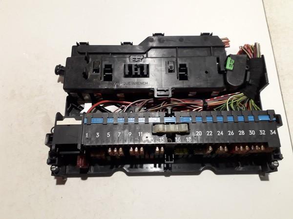 8364540 BMW 3-Series 2001 Fuse box