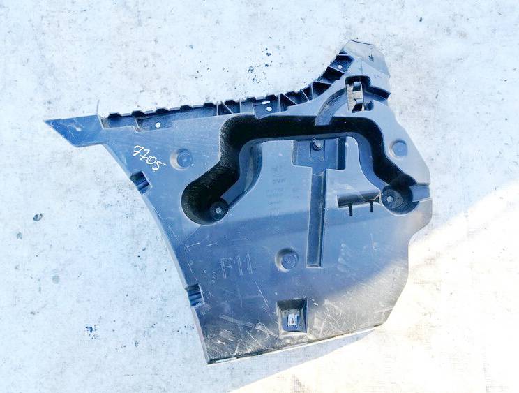 51127207111 BMW 5-Series 2011 Puskurin kiinnike - TAKANA VASEMMALLA