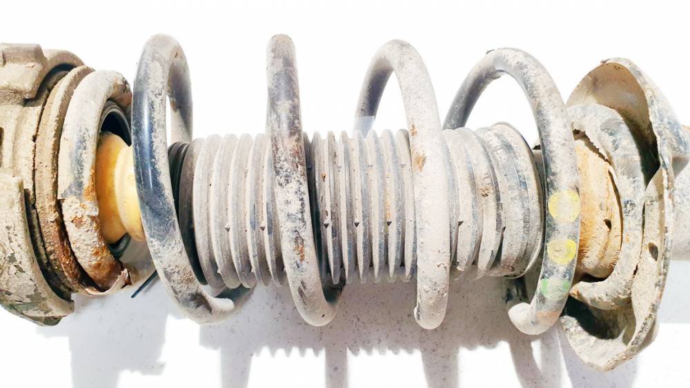 Volkswagen Passat 2005 Amortizatoriaus Spyruokle Priekine