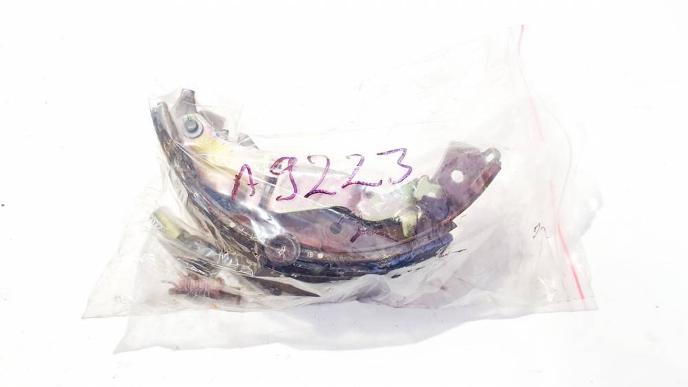 Toyota RAV-4 2003 Rokas bremzes mehānisms