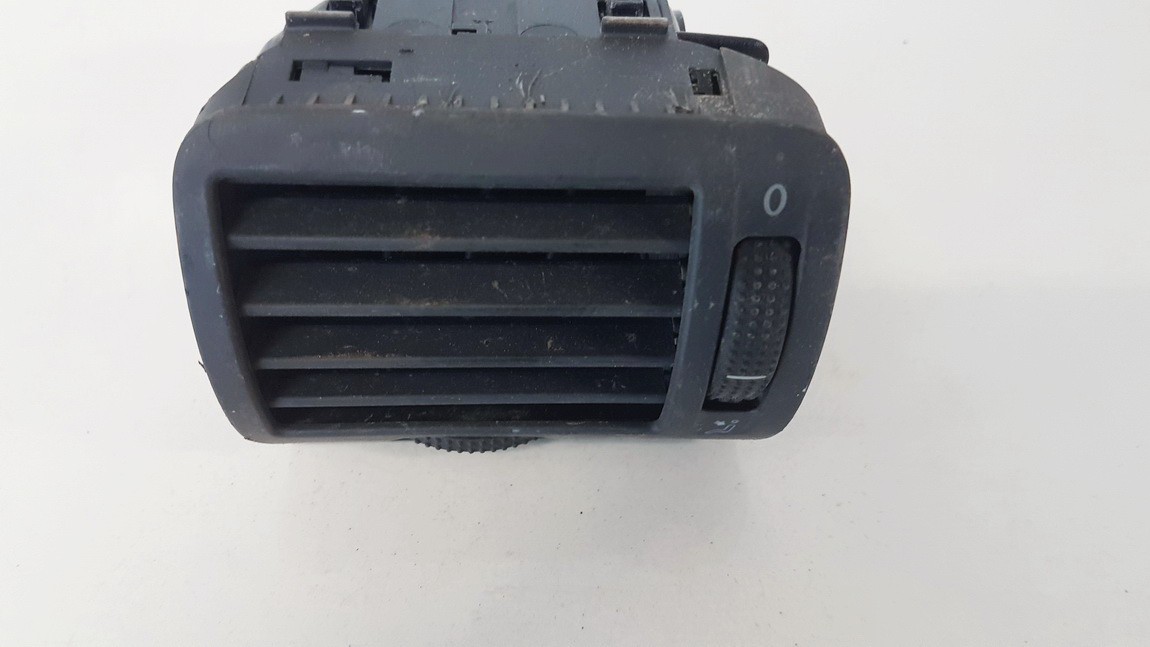 3B0819703D Volkswagen Passat 2000 Dash Vent (Air Vent Grille)