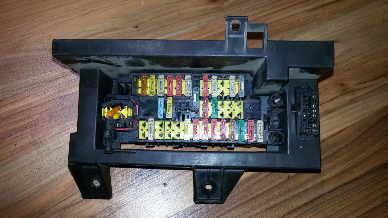 9637180980 Fuse box Citroen Berlingo 2000 1.9L EIS00032553 Used