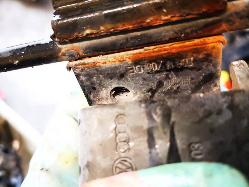 8E0831411B Audi A4 2007 Türscharnier Scharnier vorne - Thumbnail 4