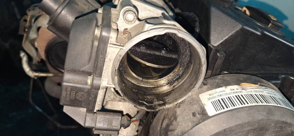 03G128063A Volkswagen Golf 2007 Suurella Virtaamalla Varustettu Kaasuläpän