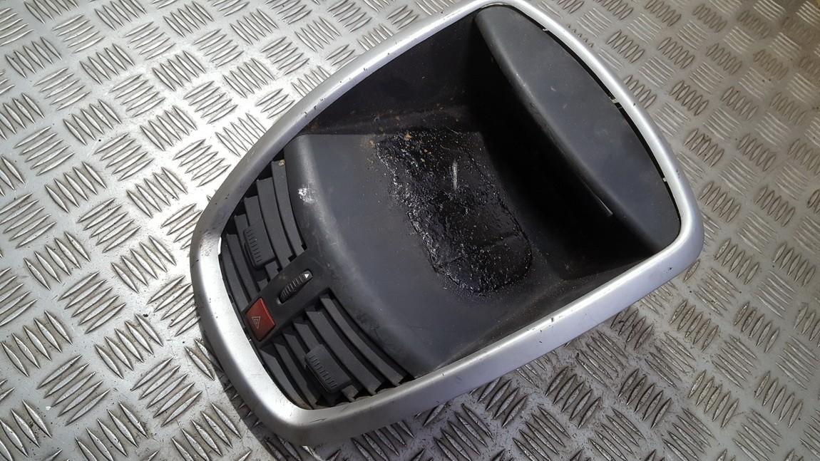 96724726ZD Peugeot 207 2008 garniture intérieure