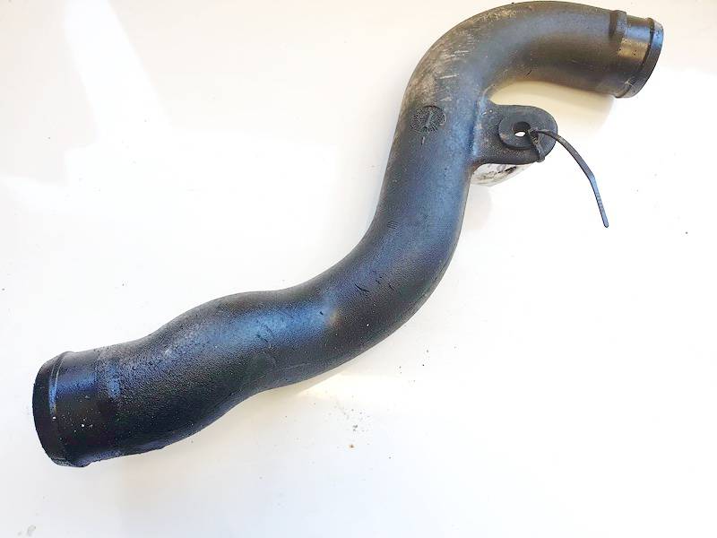 8D0145844A Audi A4 1995 Välijäähdyttimen letku