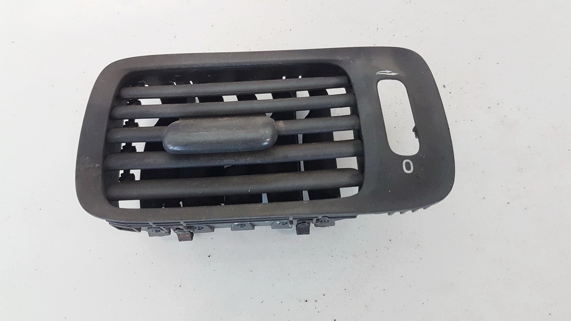 9481652 Volvo V70 2000 Dash Vent (Air Vent Grille)