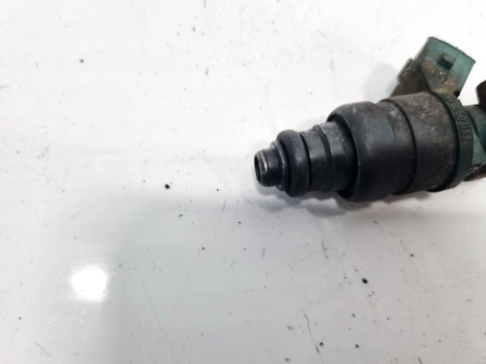 037906031AA Volkswagen Golf 1999 Fuel Injector - Thumbnail 2