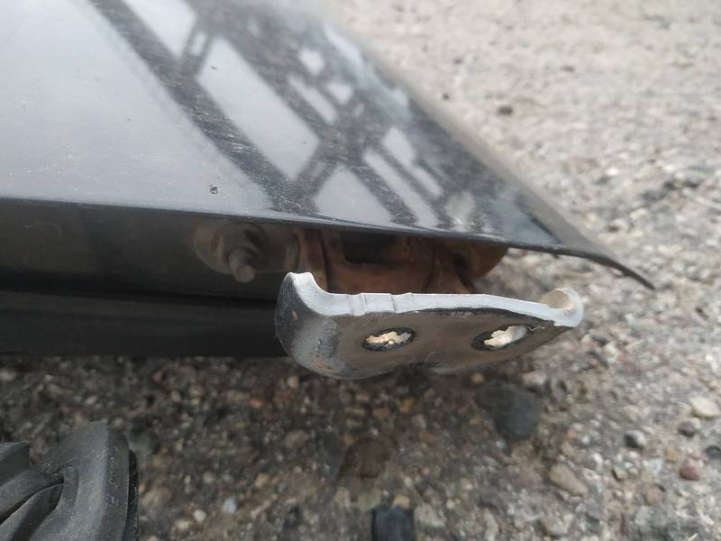 Nissan Primera 2003 Zawias przednich drzwi - PRZEDNIE