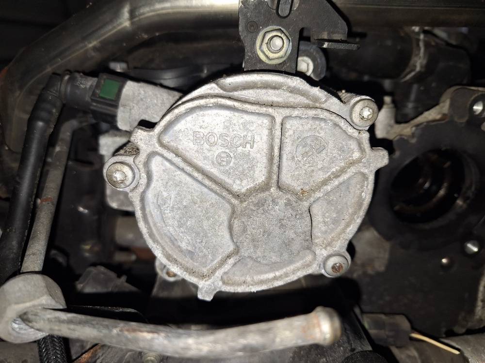 D165 Volvo V50 2005 Stabdziu vakuumo siurblys