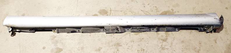 Toyota Avensis 2003 Plastikowy prawy próg