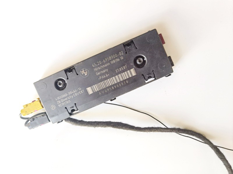 65206958900 BMW 1-Series 2007 Antenna Module Unit
