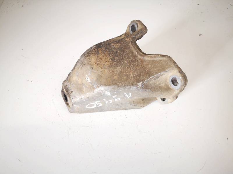 8D0399113AB Volkswagen Passat 1998 Engine Mount Bracket and Gearbox Mount Bracket