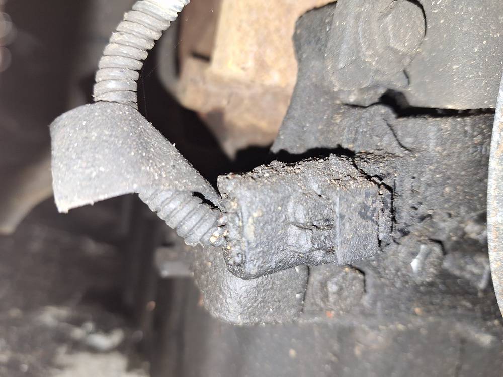 Volvo V50 2005 Apatinis holo daviklis - Thumbnail 3