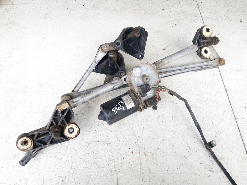 Chrysler Voyager 2001 Windshield Wiper Linkage - FRONT