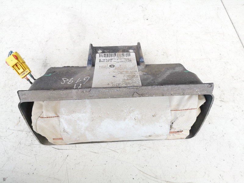 P04680531AD Chrysler Voyager 2001 Passenger Dash Airbag