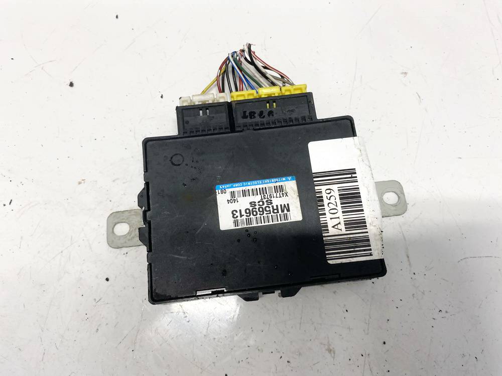 MR569613 Mitsubishi Pajero 2002 Other computers