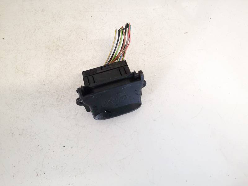 2025402373 Mercedes-Benz C-CLASS 2003 Złącze