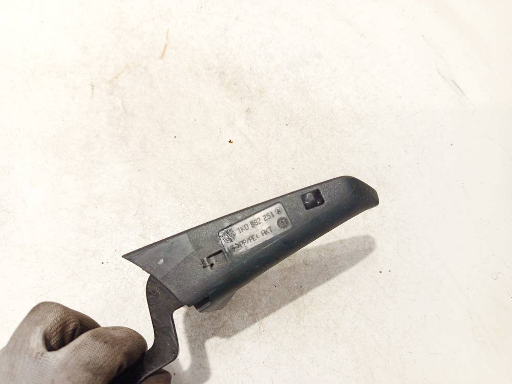 1K0882251A Skoda Octavia 2009 PLASTICOS-Otros repuestos del interior - Thumbnail 3