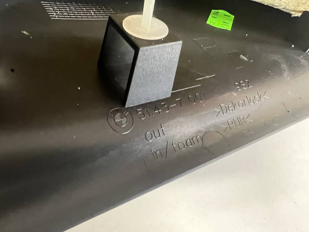 51437001 BMW 7-Series 2004 Interior trim - Thumbnail 2