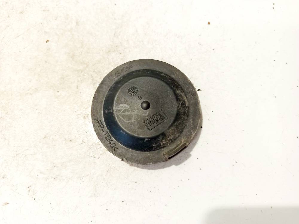 89045709 Volvo XC 90 2007 Headlight bulb dust cover cap - FRONT