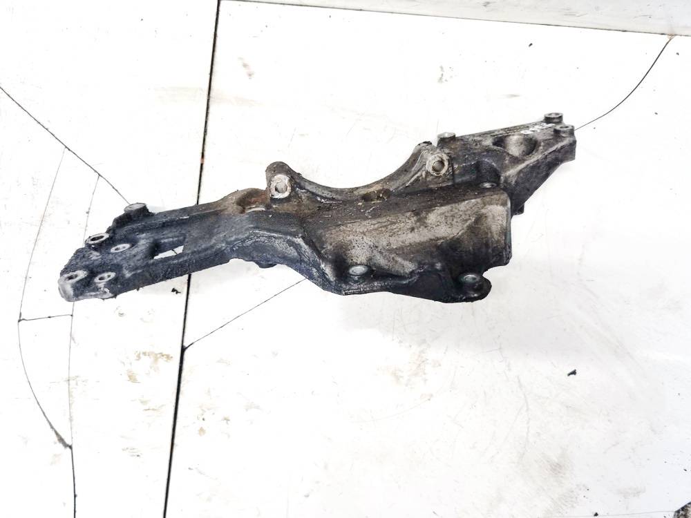 9661310080 Land-Rover Freelander 2006 Engine Mount Bracket and Gearbox Mount Bracket