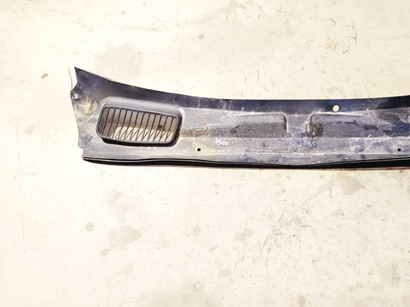 Volvo V50 2005 Wiper Muolding - FRONT - Thumbnail 2