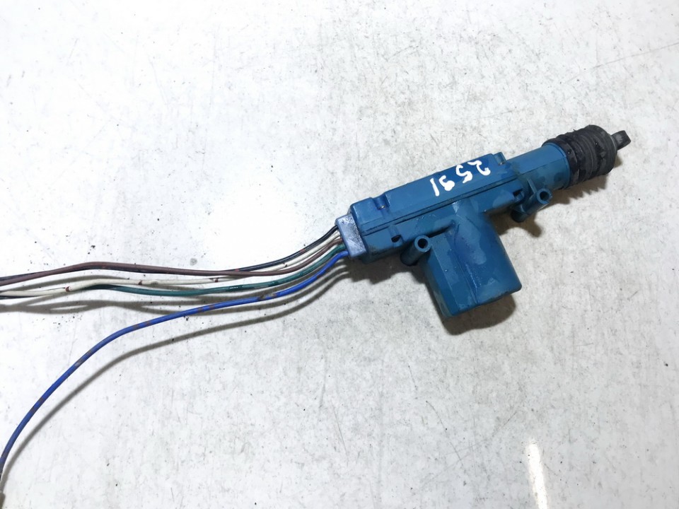 Ford Galaxy 2001 Centrinio duru uzrakto varikliukas