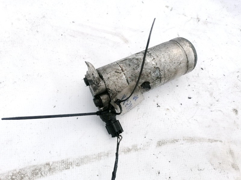 BMW 3-Series 2001 Gaisa kondicioniera dzesētājs