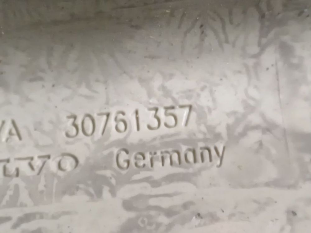 30761357 Volvo V70 2008 Salona apdare (plastmasas) - Thumbnail 4