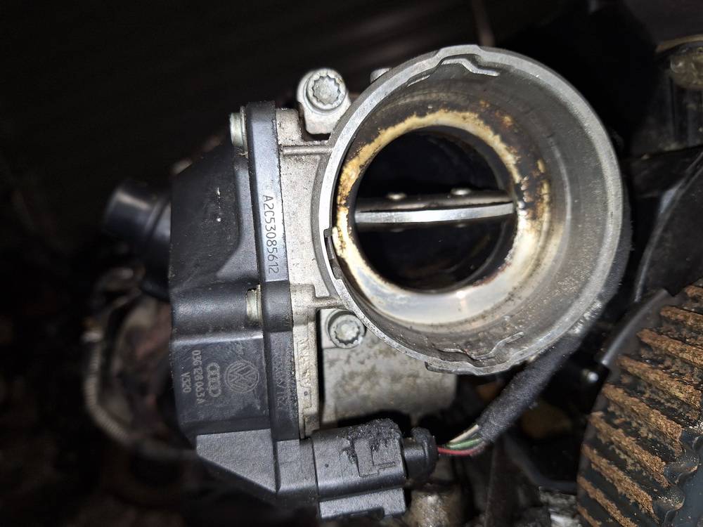 03G128063A Volkswagen Passat 2006 Suurella Virtaamalla Varustettu Kaasuläpän - Thumbnail 2