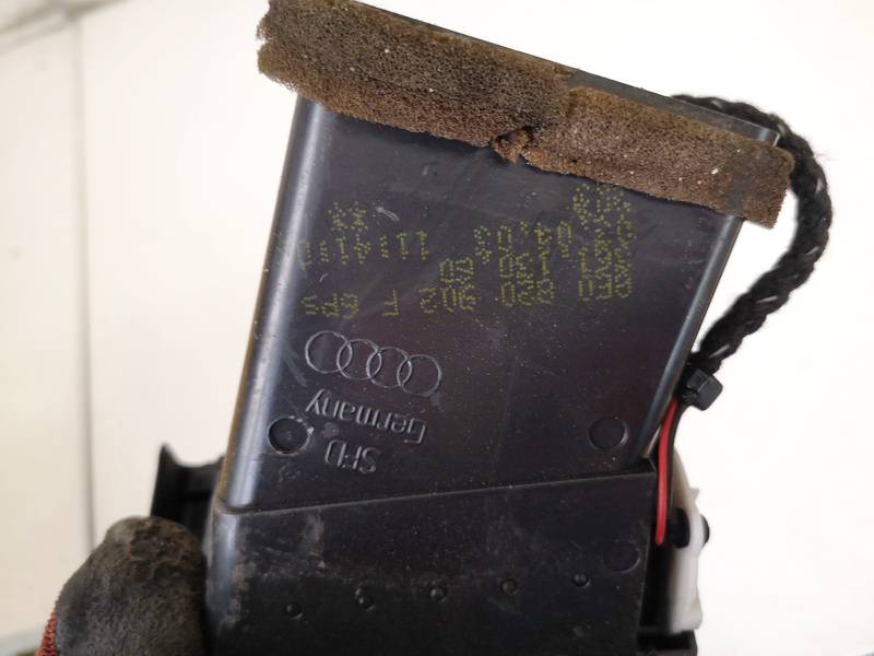 8E0820902F Audi A4 2004 Wloty powietrza do kabiny - Thumbnail 3