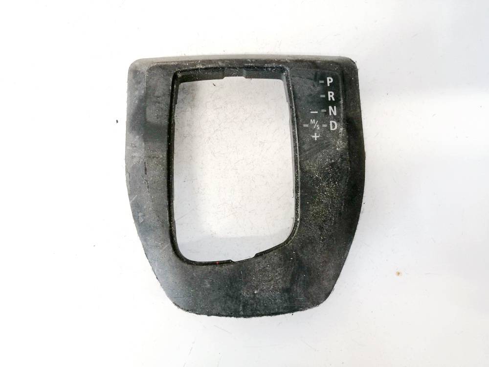 8225705989605 BMW 5-Series 2006 Salona apdare (plastmasas)