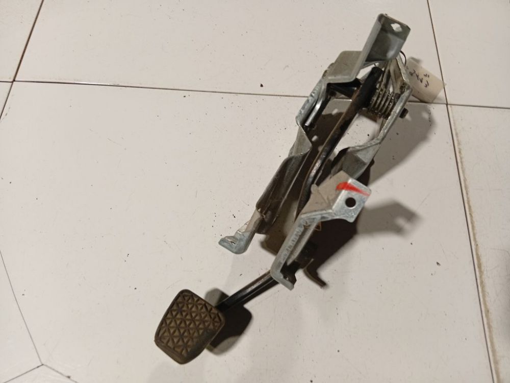 Opel Astra 2000 Pedał hamulca