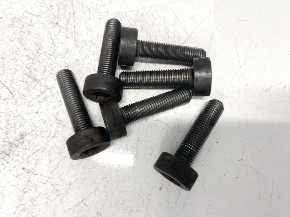 BMW 1-Series 2006 Болт маховика