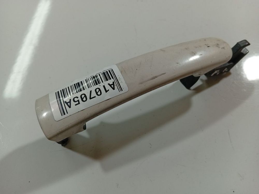 Volkswagen Passat 1999 Door Handle Exterior - FRONT LEFT