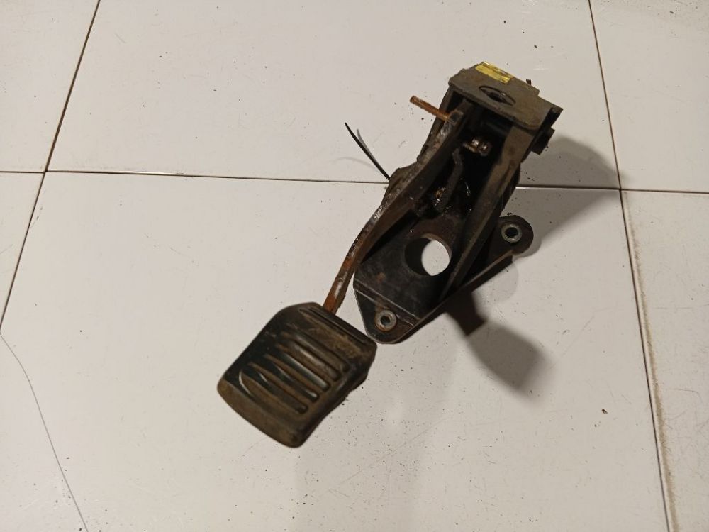 Renault Laguna 2009 Sajūga pedālis